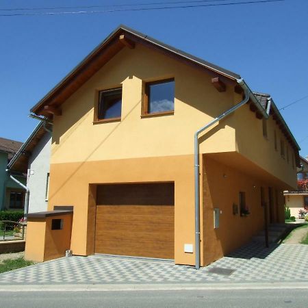 Ubytovanie Na Rohacskej 斯祖贝莱克 外观 照片